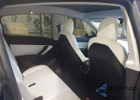 2021 Tesla Model Y Performance Dual Motor All-Wheel Drive z USA, uszkodzony, nr VIN 5YJYGDEF1MF201786